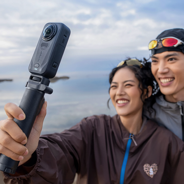 Insta360 X6 Flagship 8K 360 camera with Sony sensors for1-inch imaging. New OLED screen. Compact.Huge potential.
