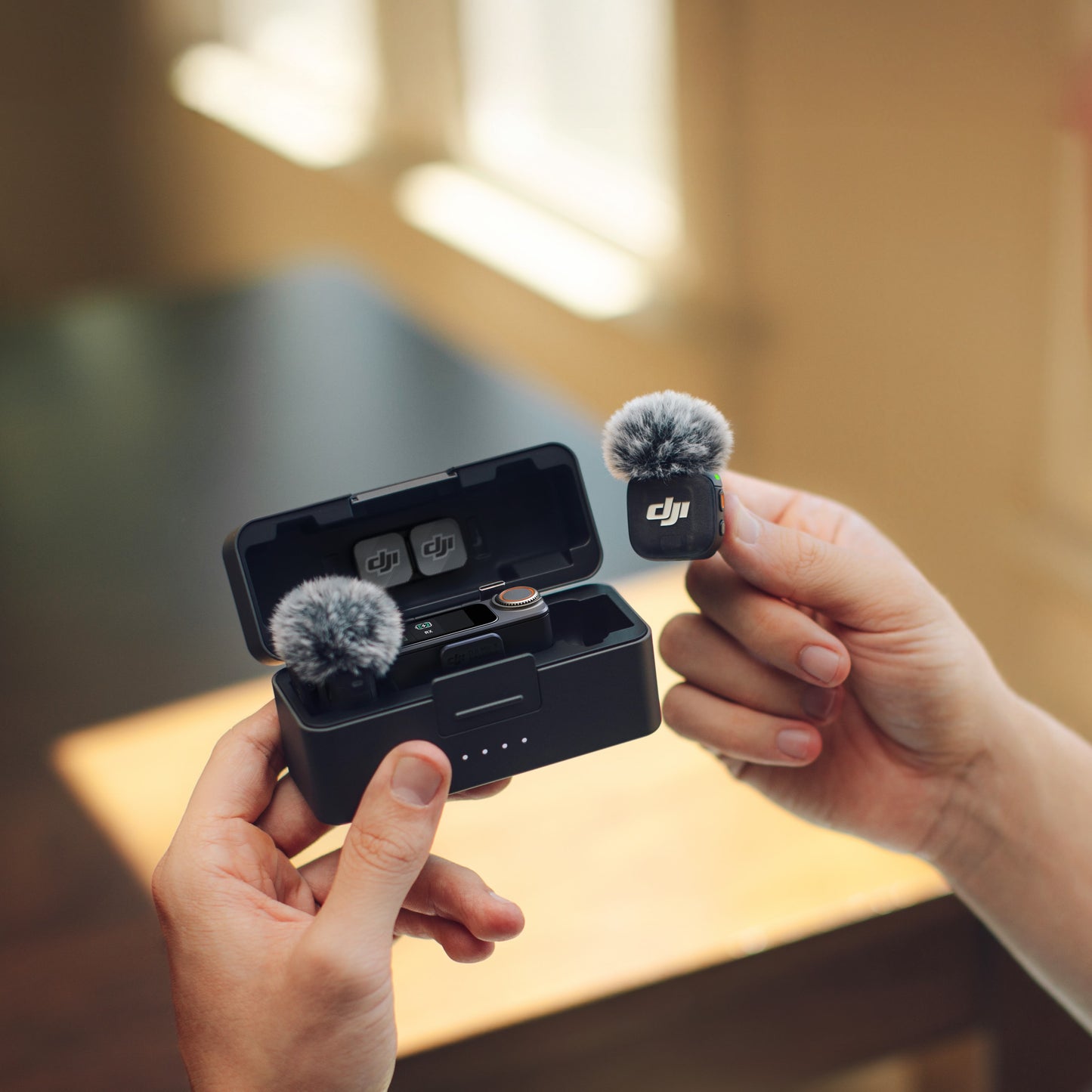 DJI Mic 3 Lightweight & Intuitive, Compact Storage 4TX + 8RX Capability & Four-Channel Output